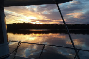 Sunset on great lakes house boat hire choose holiday destination